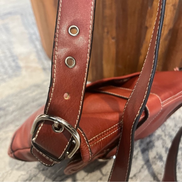 VTG BELLE ROSE LEATHER 2-SECTION FLAP CROSSBODY SHOULDER BAG Red - Picture 6 of 12